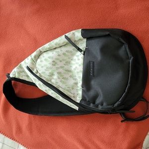 Sherpani Esprit sling bag